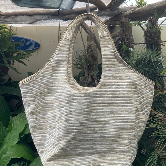 Kate Spade Champagne/Gold Large Bow Shoulder Bag - Picture 8 of 16